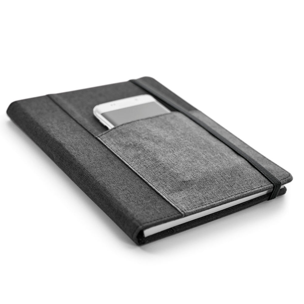 PESSOA - Caderno com Capa em Tecido e Bolso - REF. 93734 & | 16 x 22 cm