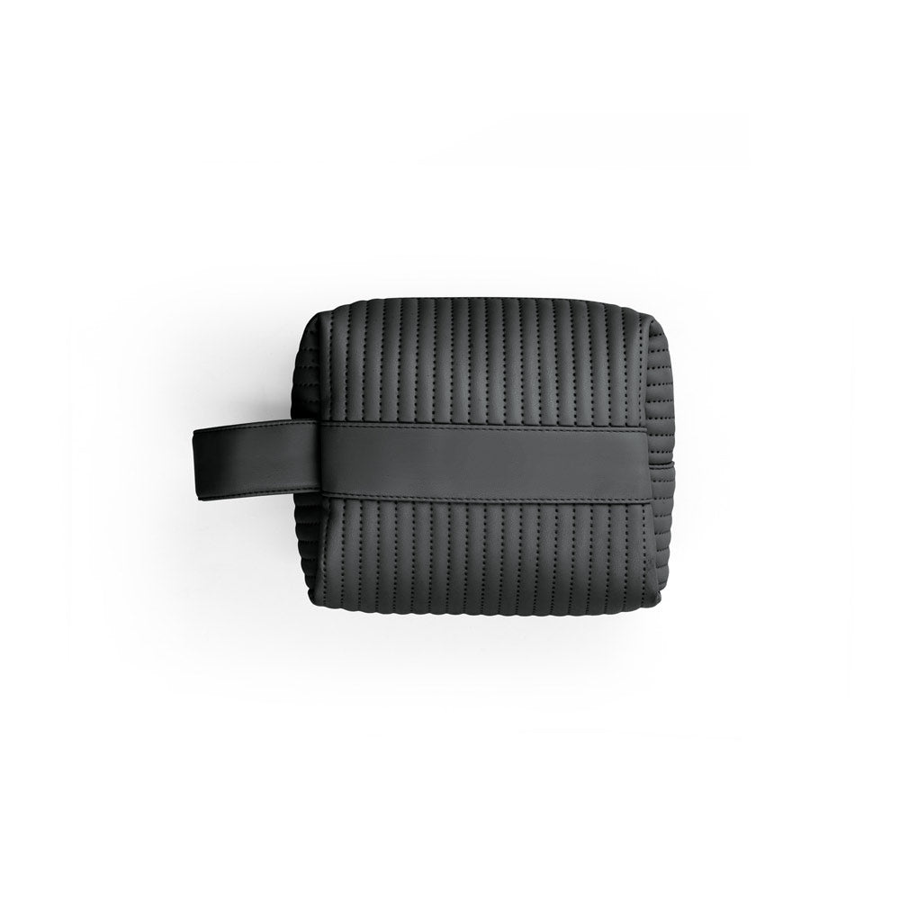 GILI - Necessaire em PU e poliéster Reciclado - 180 x 140 x 80 mm - Ref. 92199