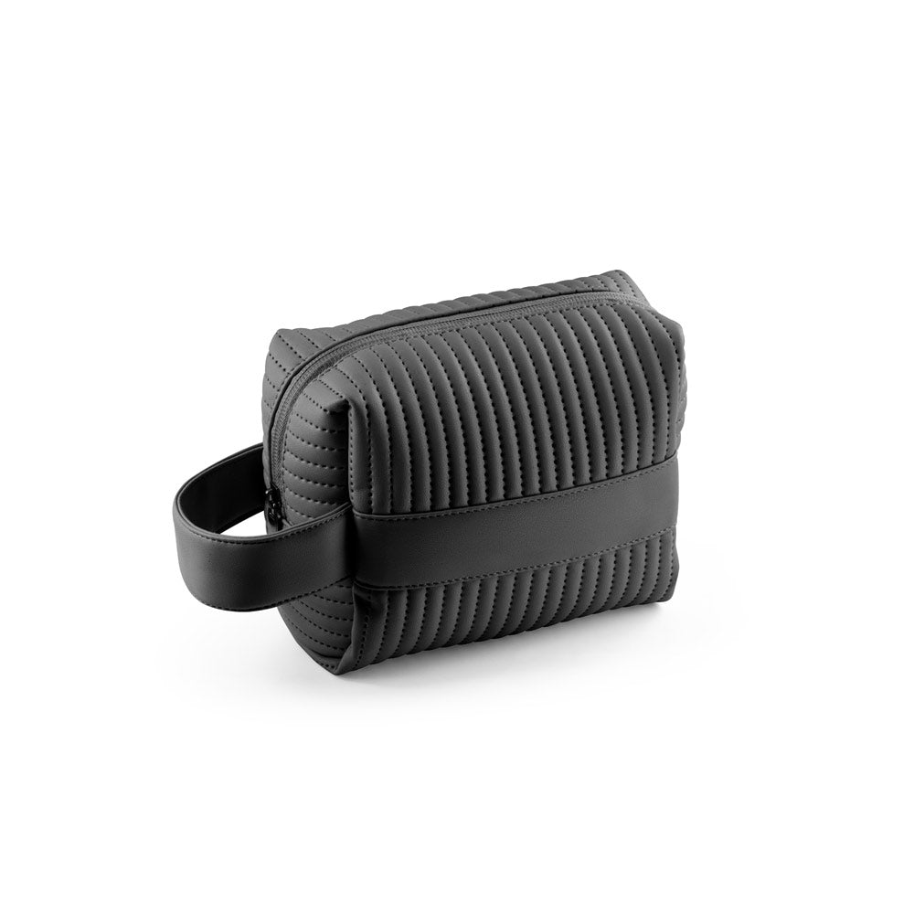GILI - Necessaire em PU e poliéster Reciclado - 180 x 140 x 80 mm - Ref. 92199