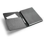 PESSOA - Caderno com Capa em Tecido e Bolso - REF. 93734 & | 16 x 22 cm