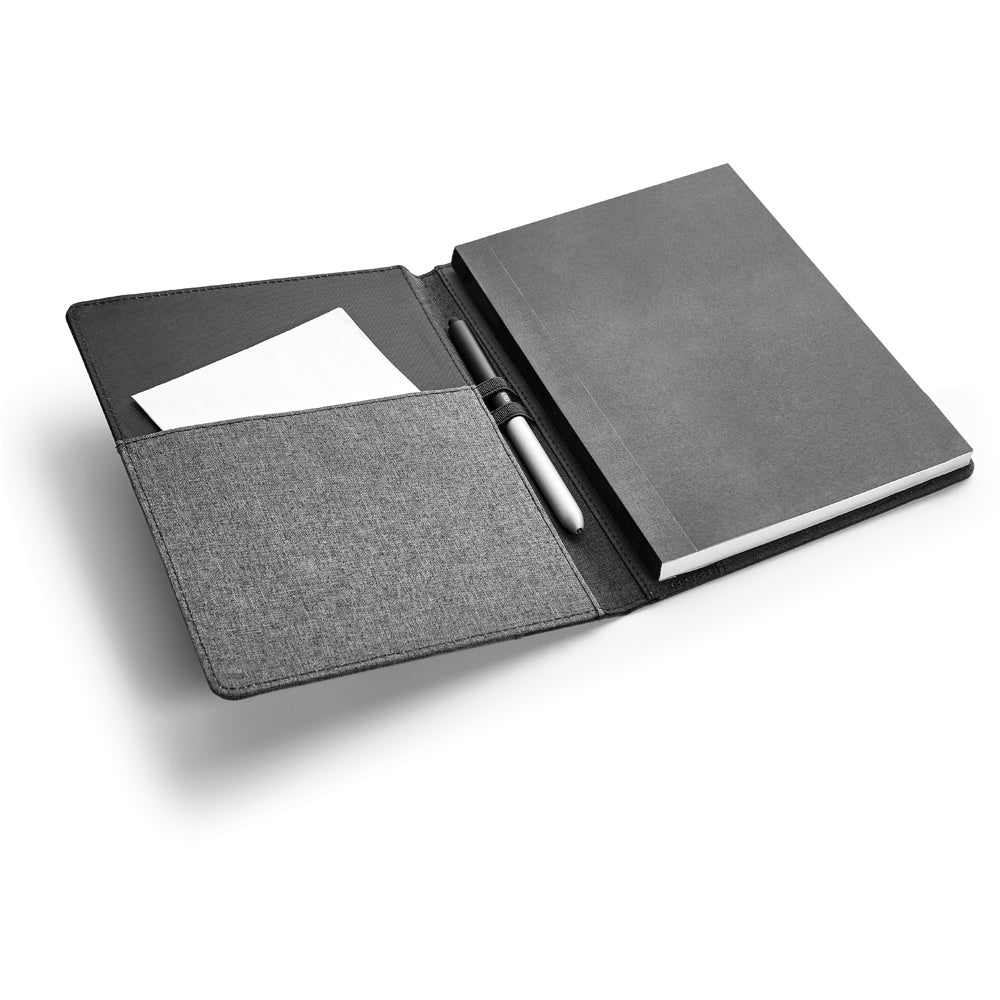 PESSOA - Caderno com Capa em Tecido e Bolso - REF. 93734 & | 16 x 22 cm
